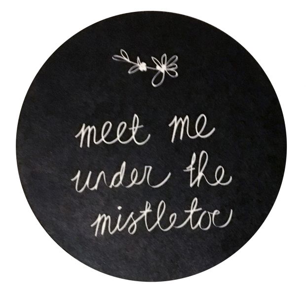Sticker "Meet me under the mistletoe"